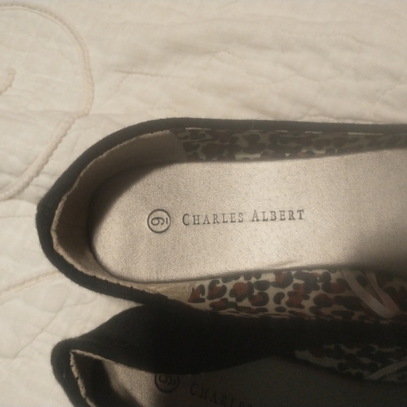 Charles Albert brand, black flats, size 9 - Picture 4 of 5